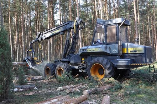 Harwester podczas pracy
